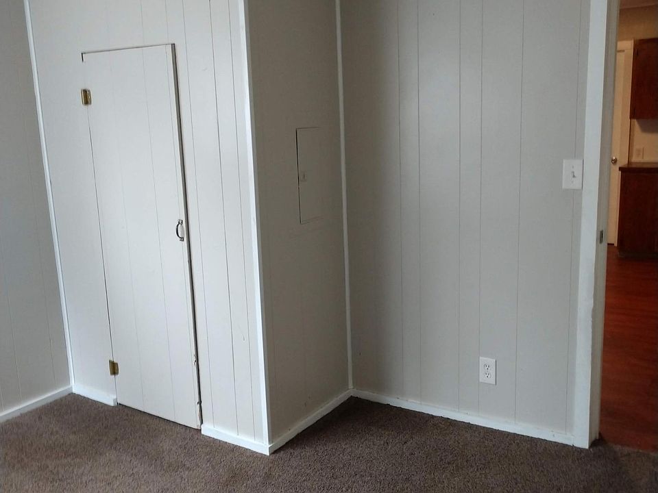 2nd image of 318 E Nelson St APT 1