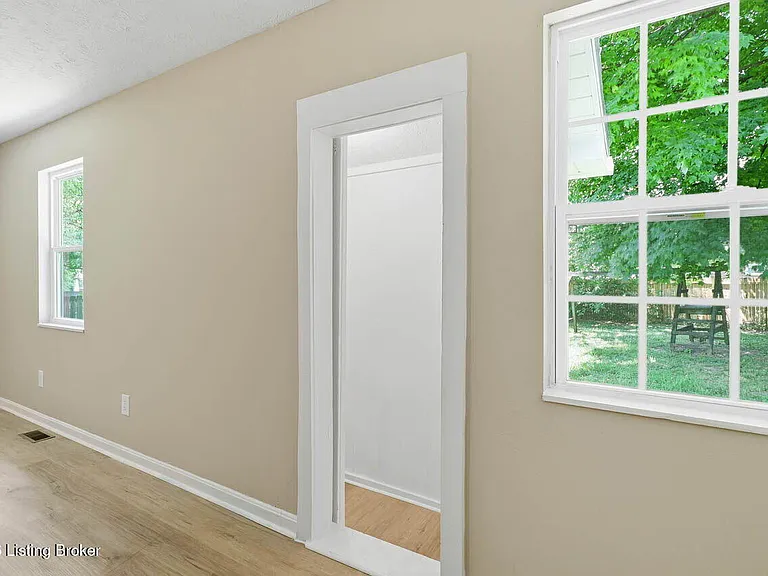 111 Evergreen Ct — Photo 17