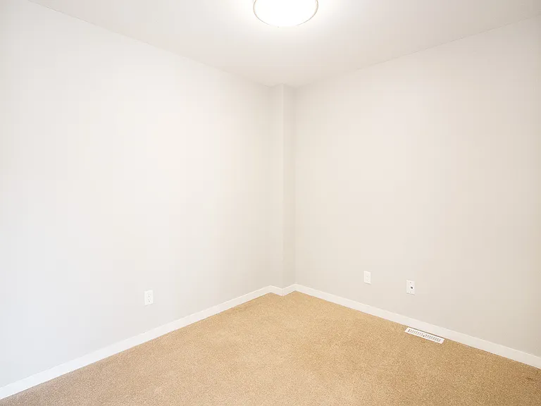 100 Southview Cres #502 — Photo 39