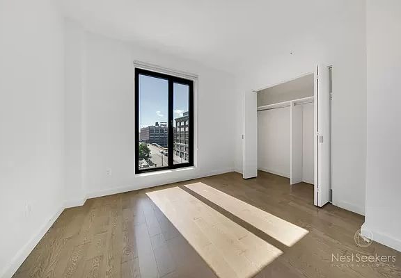 5th image of 11-39 49th Ave Penthouse 802