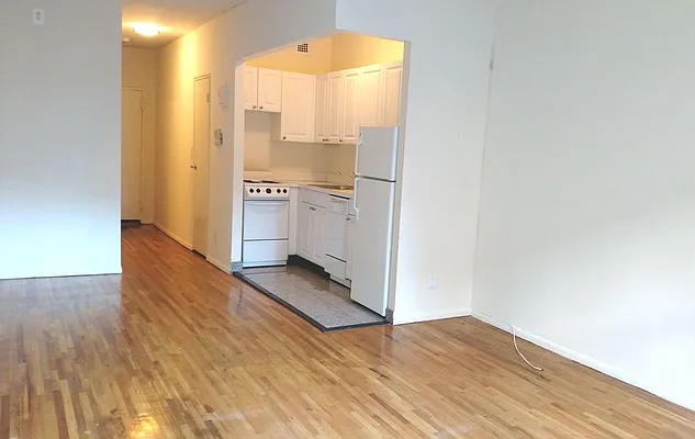 Rented by Mossanen Group | media 10