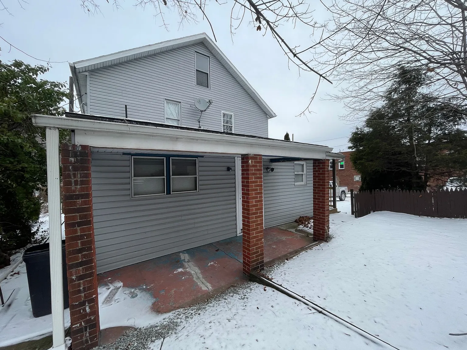 Available NOW-Two Bedroom, One Bath DUPLEX! — Photo 2