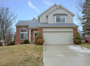 3700 Normandy Dr, Rochester, MI 48306