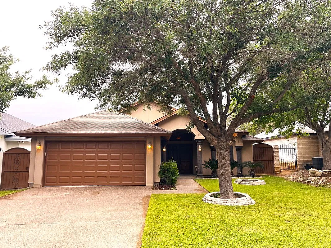 3 bed, 2.0 bath, 1620 sqft, $2,200 — Photo 2