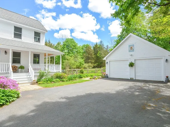 106 W Bacon St, Plainville, MA 02762