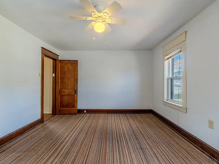 222 Strayer St — Photo 16