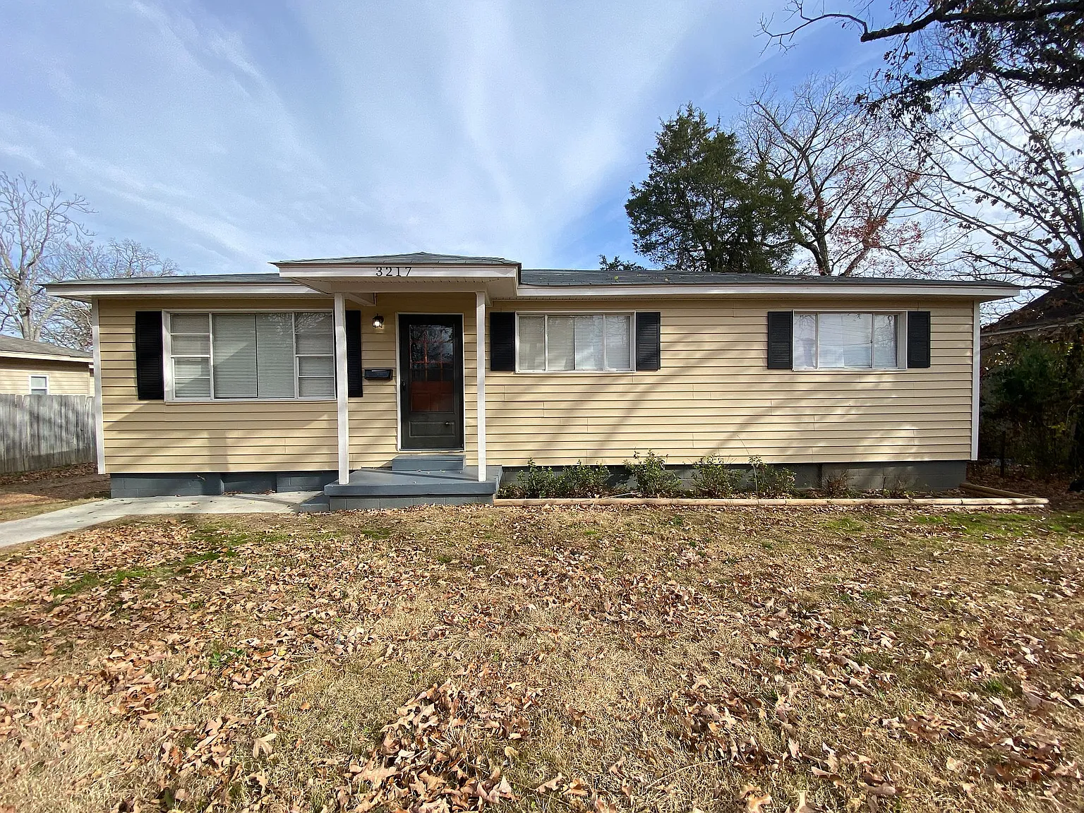 3217 Dr Martin Luther King — Photo 1