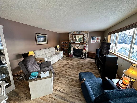 4th image of 420 7th St NE