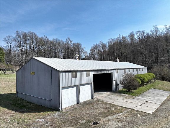 3rd image of 610 Bethany Church Rd