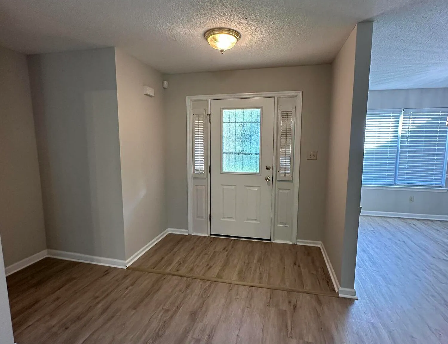 3 bed, 2.0 bath, 1558 sqft, $1,850 — Photo 2