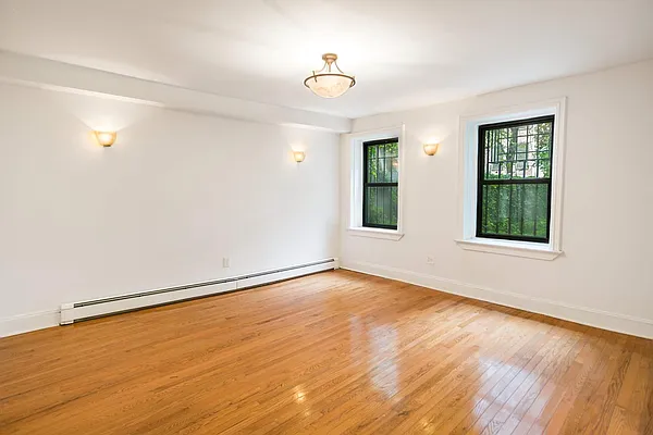 Rented by Century 21 Metropolitan | media 10