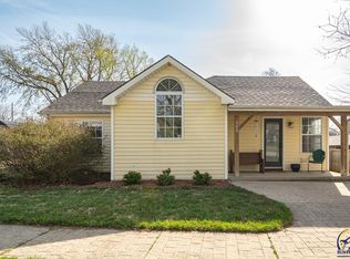 909 Liberty St, Oskaloosa, KS 66066