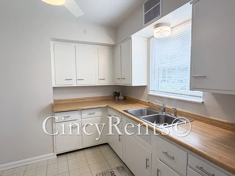 837 Van Dyke Ave #3 — Photo 8