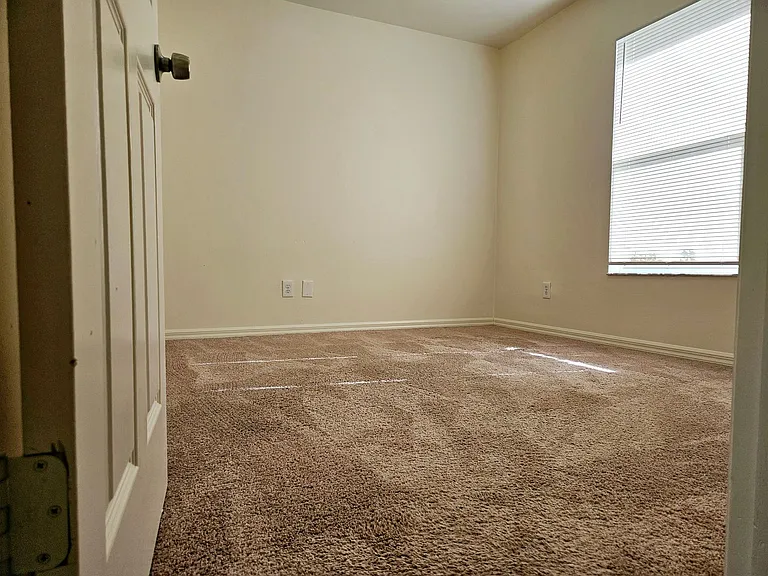 207 Hightower Ave S — Photo 13