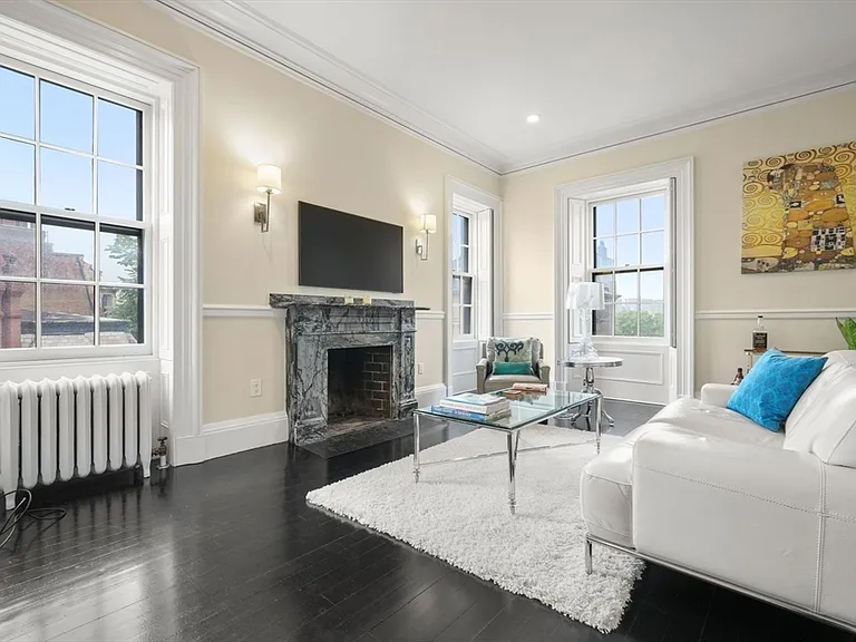 285 Clarendon St #4 — Photo 8