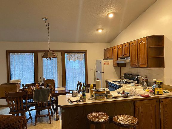 Spacious kitchen / Dinning 