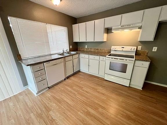 5th image of 9603 Bear Creek Dr