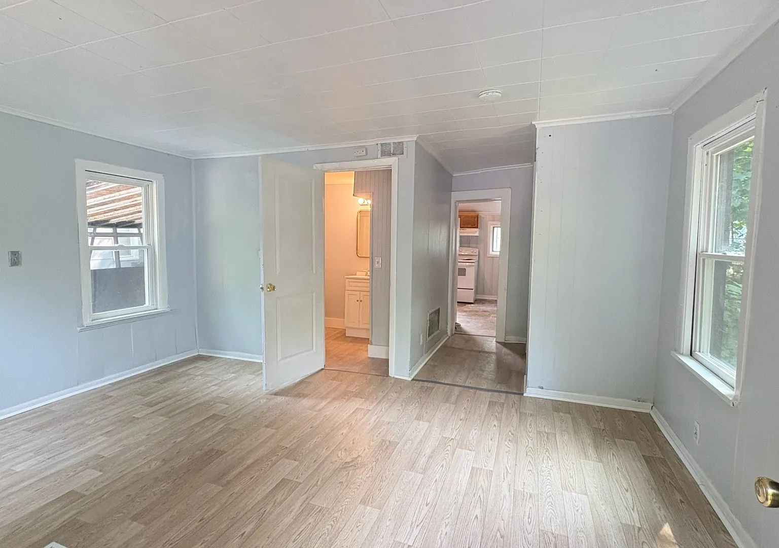 2 Zeller Pl — Photo 2
