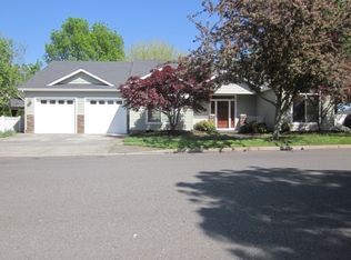 402 Oakley St, Central Pt, OR 97502