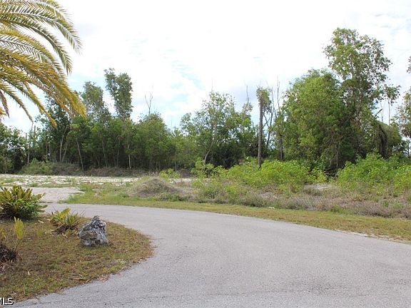 2nd image of 4416 Lake Heather Cir