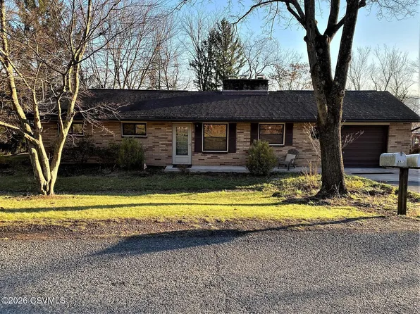 6910 Scenic Dr, Bloomsburg, PA 17815