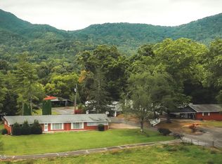 201 County Line Rd, Dandridge, TN 37725