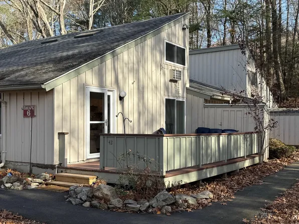 42 Wauwinet Court #42, Guilford, CT 06437