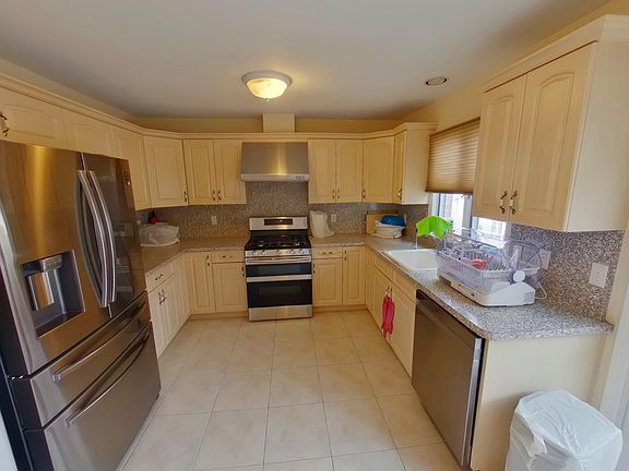 2nd image of 2167 South St #2167
