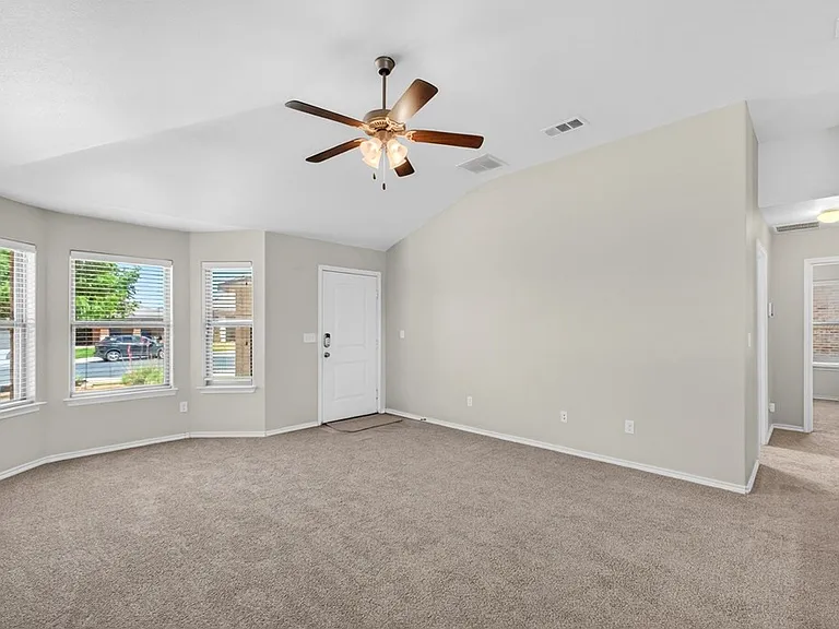 1310 Wrangler Ln — Photo 4