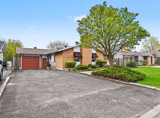 182 Abbotsford Rd, Ottawa, ON K2L 1C9