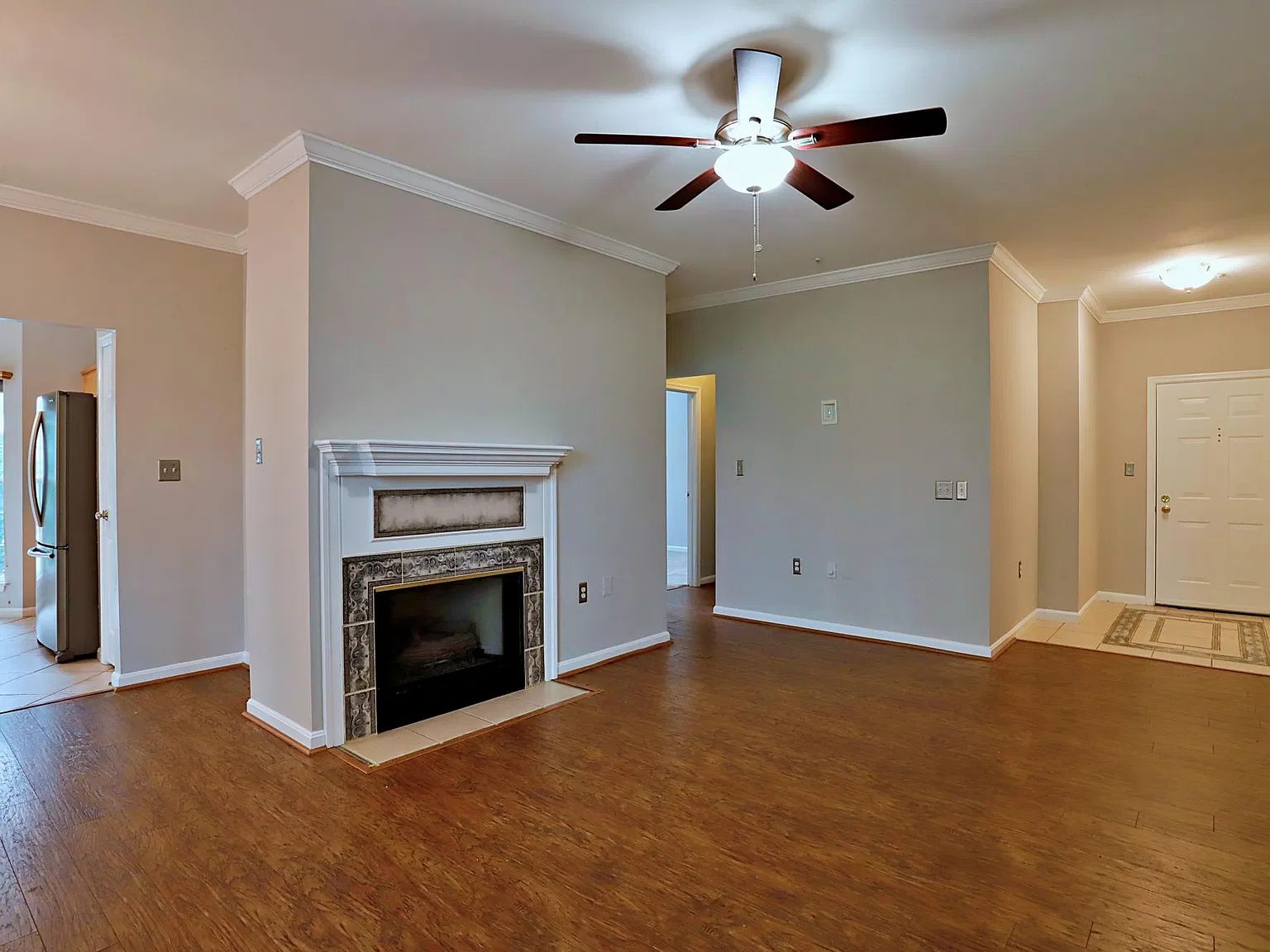 3 bed, 1370 sqft, $2,900 — Photo 3