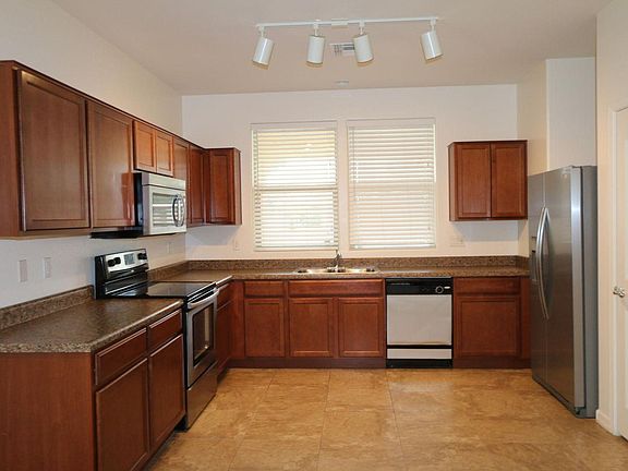 3rd image of 1404 S Newberry Ln