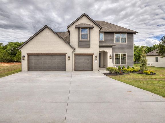 3rd image of 8104 Goldfinch Dr