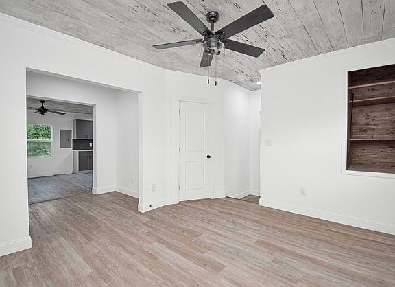 3rd image of 318 N East St #2