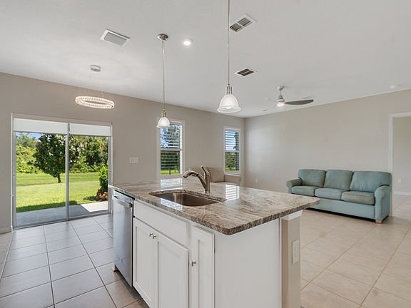 5th image of 4070 Astatula Ln