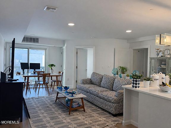 5th image of 57-61 Brighton Ave #303