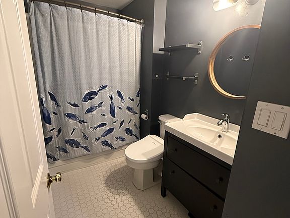 5th image of 602 Lockhart St #5