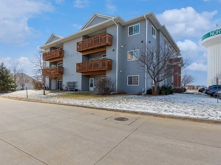 2300 Westlake Rd #302 — Photo 2