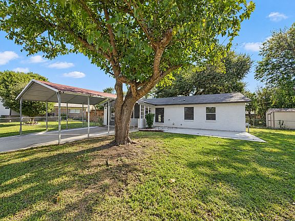 2313 Debra Cir (3)_10092026