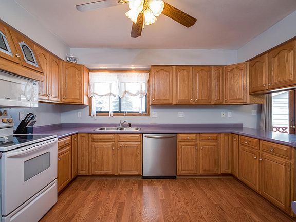 5th image of 1049 Glencrest Ct