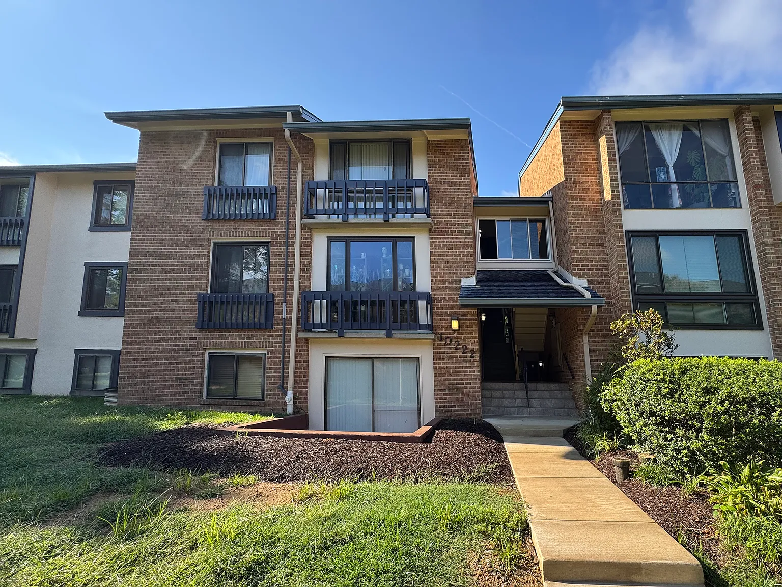 3 bed, 1340 sqft, $3,000 — Photo 1