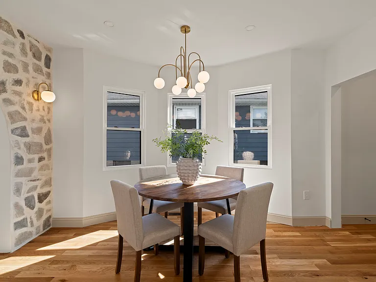 20 E Oakland Ave E — Photo 11
