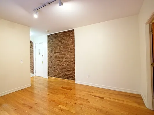 Rented by Sovereign Associates | media 15