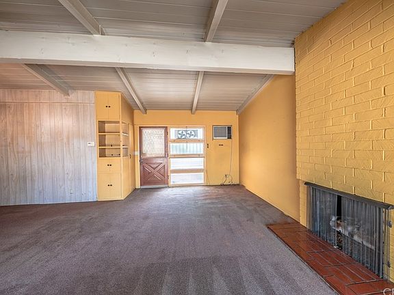 5th image of 10461 Doris Ave