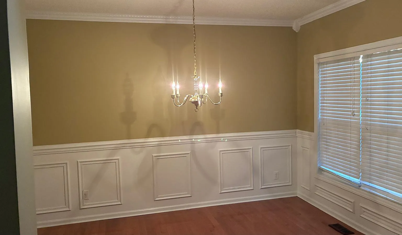 4 bed, 2.5 bath, 2496 sqft, $2,500 — Photo 3