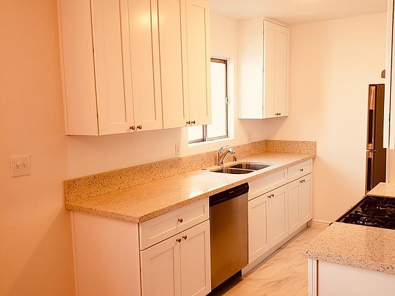 4th image of 1044 N Curson Ave #8