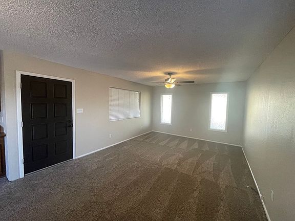 3rd image of 725 E 24th Pl