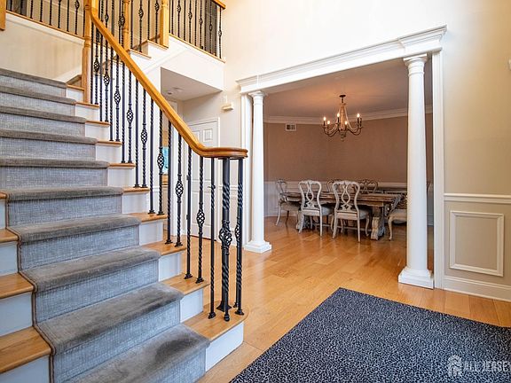 4th image of 9 Pondview Dr