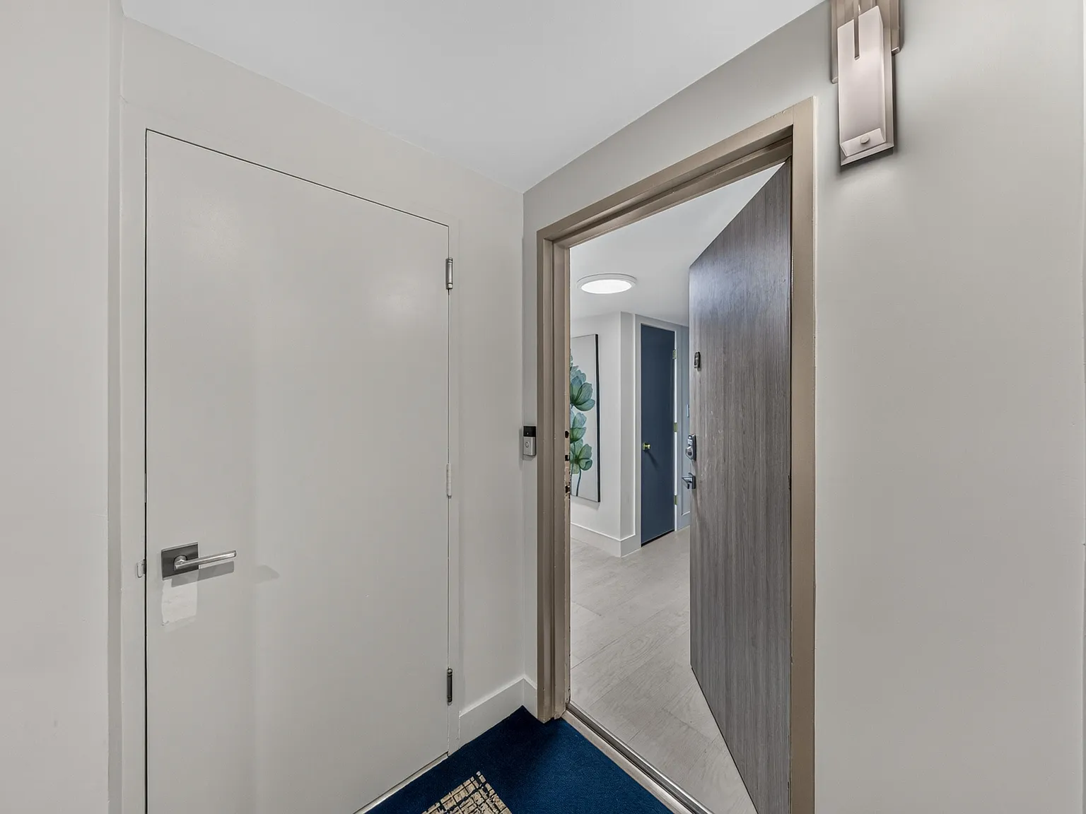 2 bed, 2.0 bath, 1570 sqft, $4,500 — Photo 3