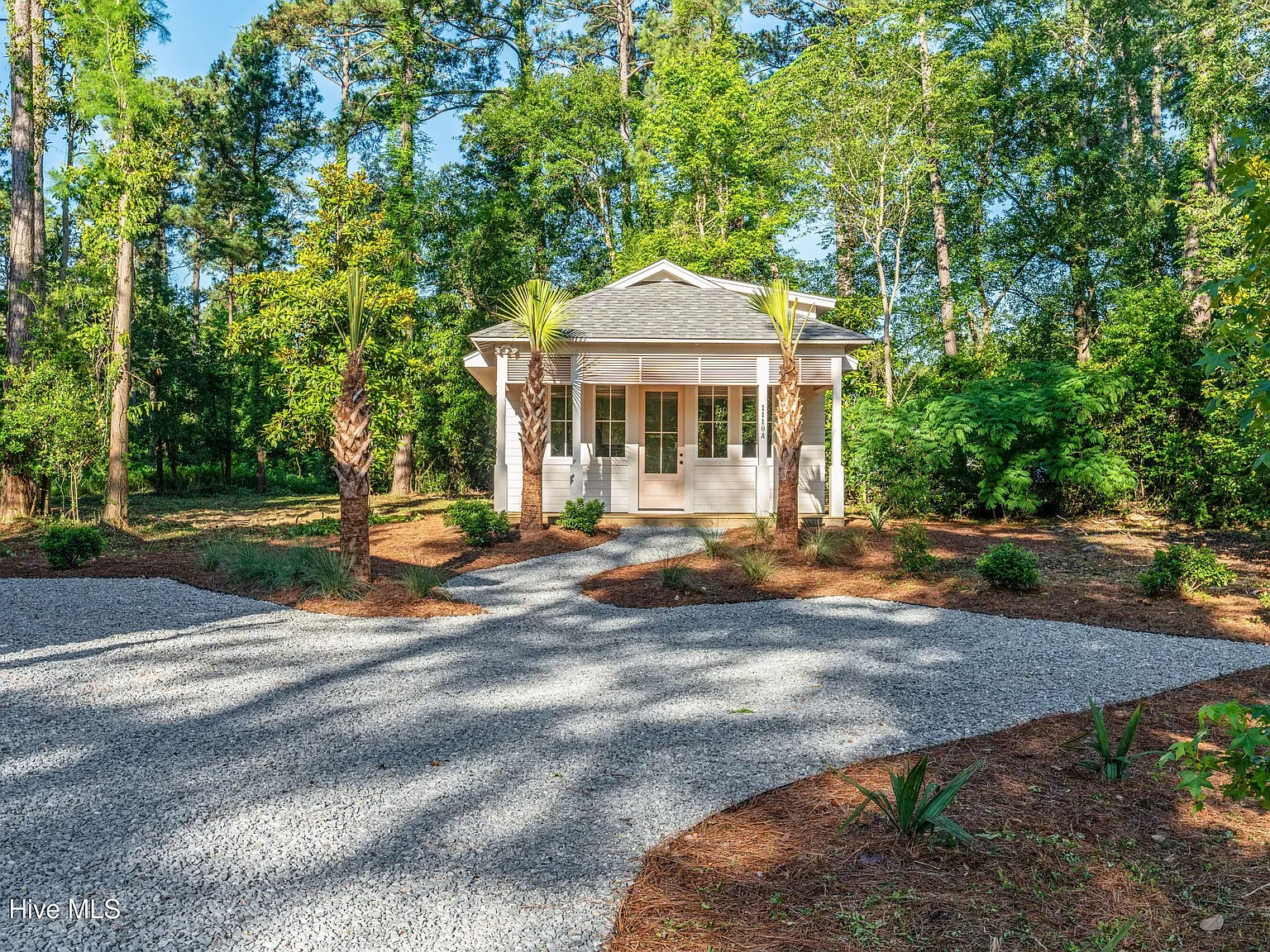 4 bed, 2.5 bath, $2,000 — Photo 2